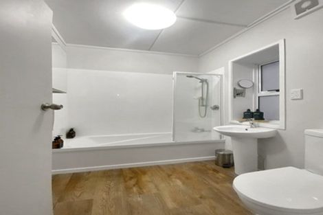 Photo of property in 12 Glen Alton Avenue, Paparangi, Wellington, 6037