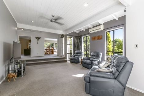 Photo of property in 20 Saddleback Rise, Murrays Bay, Auckland, 0630