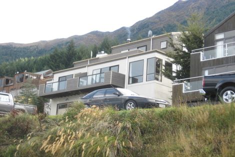 Photo of property in 116b Wynyard Crescent, Fernhill, Queenstown, 9300