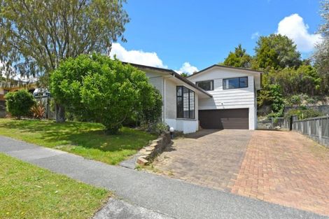 Photo of property in 14 King Charles Drive, Kingsley Heights, Upper Hutt, 5018