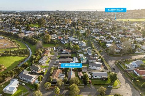 Photo of property in 1 Horlicks Place, Randwick Park, Auckland, 2105