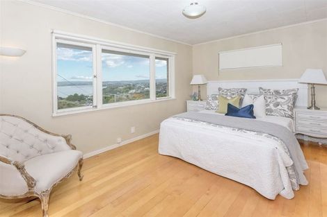 Photo of property in 6 Montgomery Crescent, Cockle Bay, Auckland, 2014