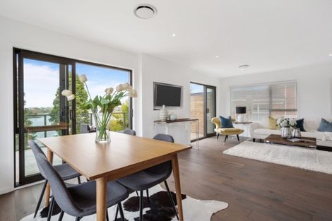 Photo of property in 1/27 Waitemata Road, Hauraki, Auckland, 0622