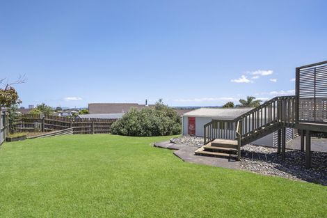 Photo of property in 48 Hollyford Drive, Clover Park, Auckland, 2105