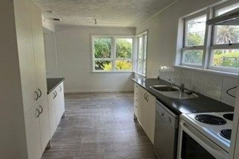 Photo of property in 11 Valdale Road, Henderson, Auckland, 0610