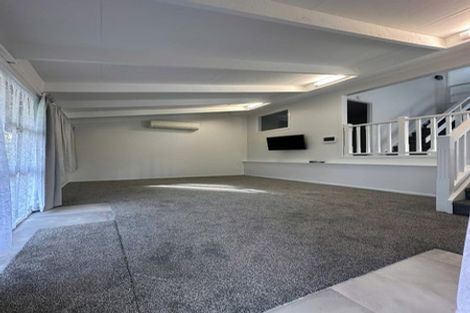 Photo of property in 1/3 Miraka Place, Birkenhead, Auckland, 0626