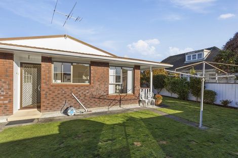 Photo of property in 2/59 Kowhai Avenue, Ebdentown, Upper Hutt, 5018