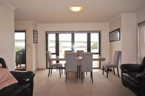 Photo of property in 17d Pakuranga Road, Pakuranga, Auckland, 2010