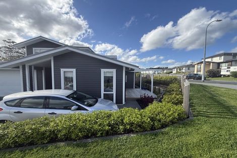 Photo of property in 37 Maraeariki Avenue, Orewa, 0931