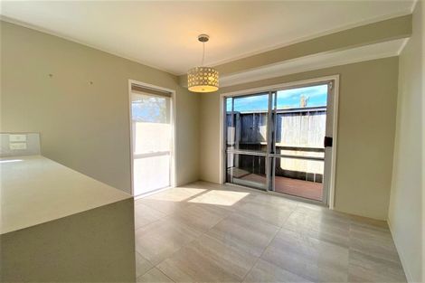 Photo of property in 2 Fortunes Road, Half Moon Bay, Auckland, 2012