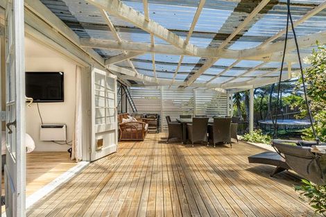 Photo of property in 46 Lavelle Road, Henderson, Auckland, 0612