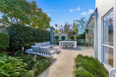 Photo of property in 15b Wilding Avenue, Northcote Point, Auckland, 0627