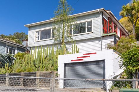 Photo of property in 13 Hawkhurst Road, Lyttelton, 8082