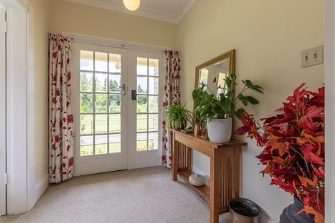 Photo of property in 36 Riverdale Road, Dannevirke, 4930