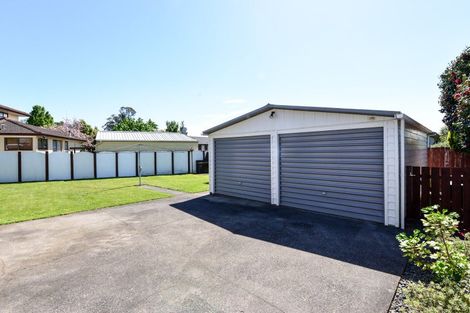 Photo of property in 102 Oakfield Crescent, Pukete, Hamilton, 3200
