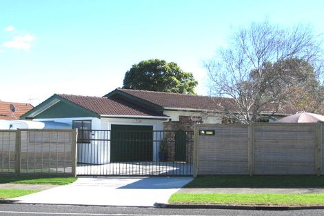Photo of property in 90 Hutchinsons Road, Bucklands Beach, Auckland, 2014