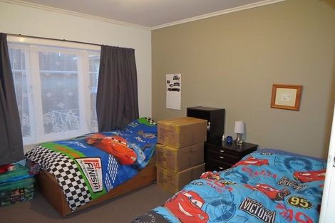 Photo of property in 82 Ocean View Road, Northcote, Auckland, 0627