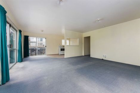 Photo of property in 2/25 Edgware Road, West Harbour, Auckland, 0618