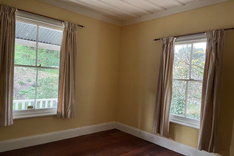 Photo of property in 2 Spencer Road, Hospital Hill, Napier, 4110