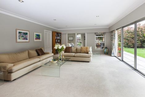 Photo of property in 39 Highfield Place, Avonhead, Christchurch, 8042