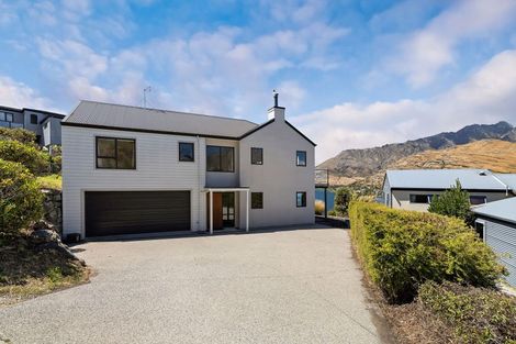 Photo of property in 5 Gum Lane, Queenstown, 9300