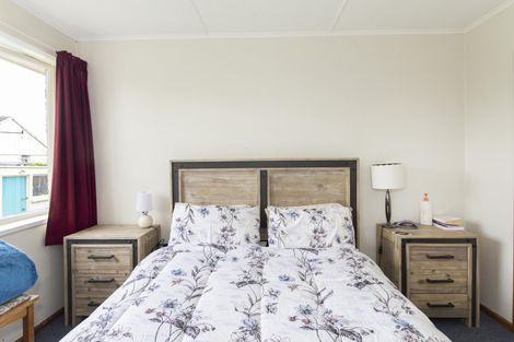 Photo of property in 20 Ash Street, Holmes Hill, Oamaru, 9401