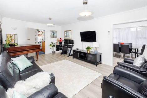 Photo of property in 54 Morrow Avenue, St Andrews, Hamilton, 3200