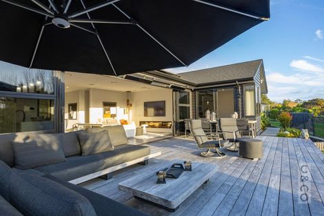 Photo of property in 21 Vogwill Road, Kumeu, 0810