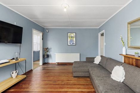 Photo of property in 1 Morere Street, Titahi Bay, Porirua, 5022