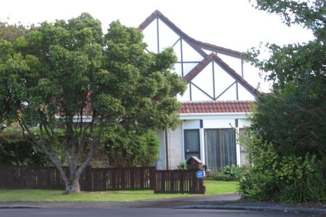 Photo of property in 2/9 Askew Place, Farm Cove, Auckland, 2012