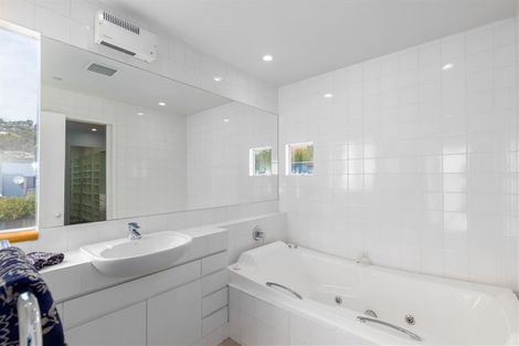 Photo of property in 135 Main Road, Redcliffs, Christchurch, 8081