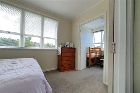 Photo of property in 82 Colwill Road, Massey, Auckland, 0614