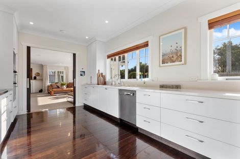 Photo of property in 24 Walter Road, Lowry Bay, Lower Hutt, 5013