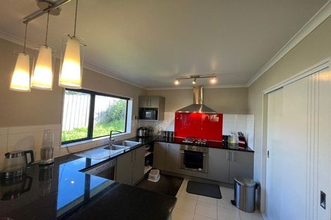 Photo of property in 19a Kelwyn Road, Kelston, Auckland, 0602