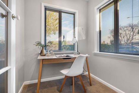 Photo of property in 100 Memorial Avenue, Ilam, Christchurch, 8053