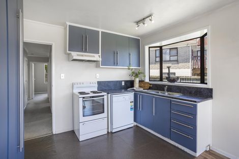 Photo of property in 48 Hollyford Drive, Clover Park, Auckland, 2105