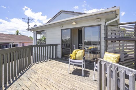 Photo of property in 48 Hollyford Drive, Clover Park, Auckland, 2105
