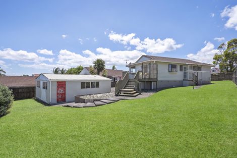 Photo of property in 48 Hollyford Drive, Clover Park, Auckland, 2105