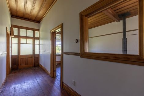 Photo of property in 30 Church Street, Waipawa, 4210
