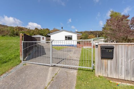 Photo of property in 21 Oaklands Grove, Clouston Park, Upper Hutt, 5018