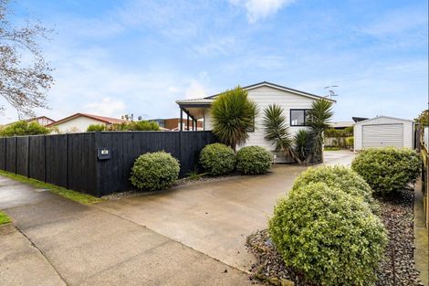 Photo of property in 100 Hillcrest Drive, Kelvin Grove, Palmerston North, 4414