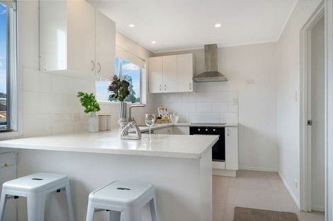 Photo of property in 2/69 Luanda Drive, Ranui, Auckland, 0612