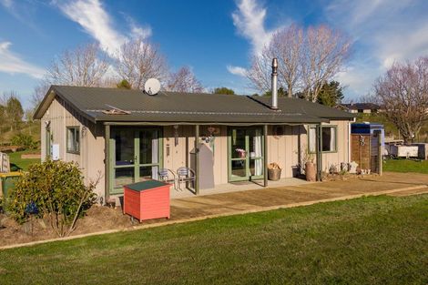 Photo of property in 124 Waihao Back Road, Waimate, 7979