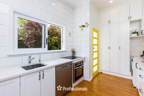 Photo of property in 6 Fendalton Crescent, Pinehaven, Upper Hutt, 5019