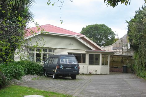 Photo of property in 12 Tamar Street, New Plymouth, 4310