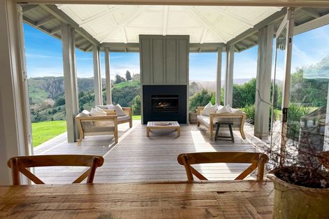 Photo of property in 14 Heipipi Drive, Eskdale, Napier, 4182