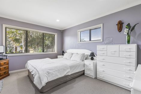 Photo of property in 19 Black Teal Close, Unsworth Heights, Auckland, 0632