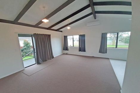 Photo of property in 2/215a Swanson Road, Henderson, Auckland, 0610