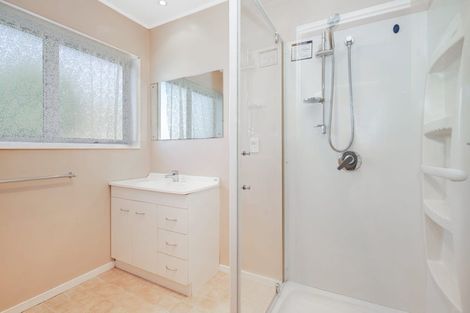 Photo of property in 2/2 Tower Hill, Stanmore Bay, Whangaparaoa, 0930