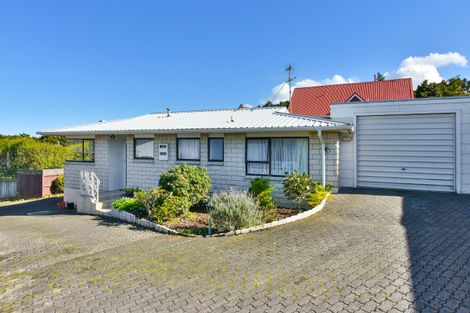 Photo of property in 1/55 Calluna Crescent, Totara Heights, Auckland, 2105